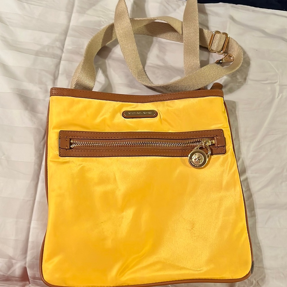 Beautiful yellow crossby gold zippers